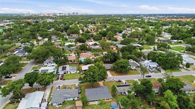 330 CROSBY COURT, Sarasota, FL 34237