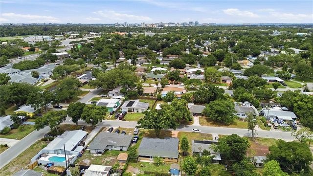330 CROSBY COURT, Sarasota, FL 34237