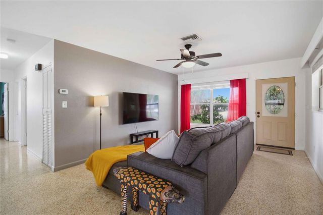 330 CROSBY COURT, Sarasota, FL 34237
