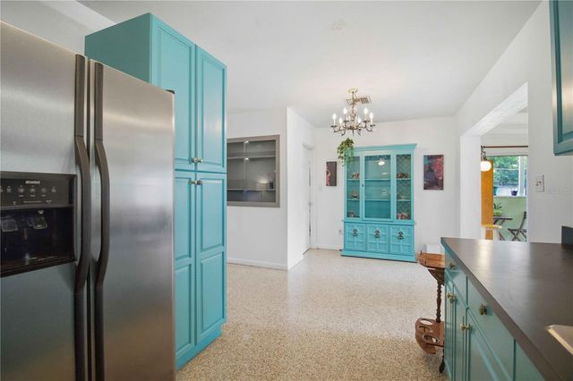 330 CROSBY COURT, Sarasota, FL 34237