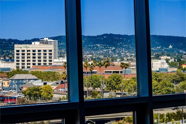 311 Oak Street PH4, Oakland, CA 94607