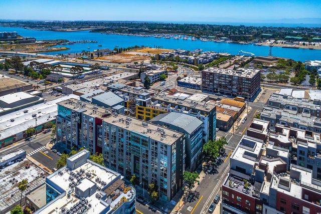 311 Oak Street PH4, Oakland, CA 94607