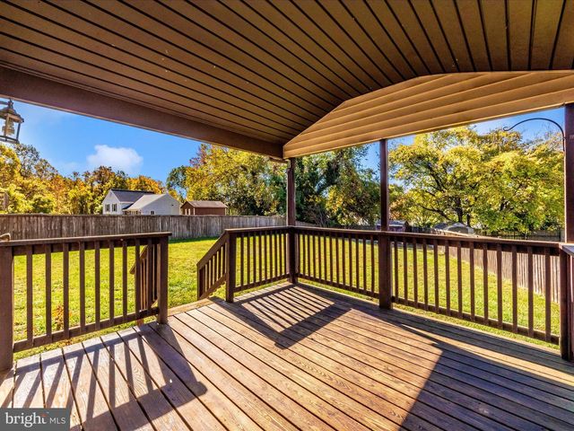 408 WILLOW HILL, Hyattsville, MD 20785