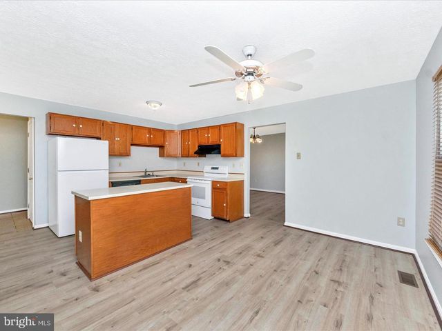 408 WILLOW HILL, Hyattsville, MD 20785