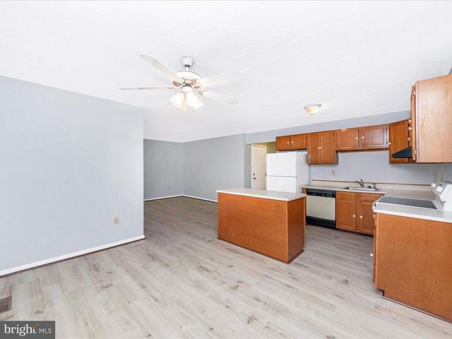 408 WILLOW HILL, Hyattsville, MD 20785