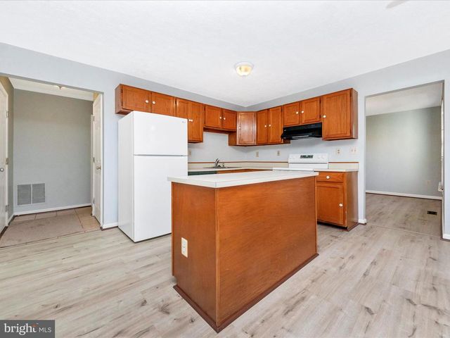 408 WILLOW HILL, Hyattsville, MD 20785