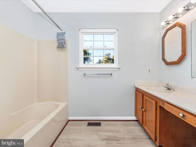 408 WILLOW HILL, Hyattsville, MD 20785