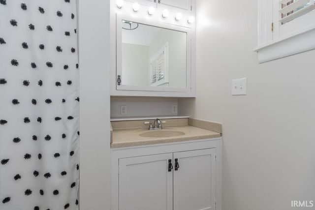 9707 Denzer Road, Evansville, IN 47720