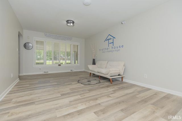 9707 Denzer Road, Evansville, IN 47720
