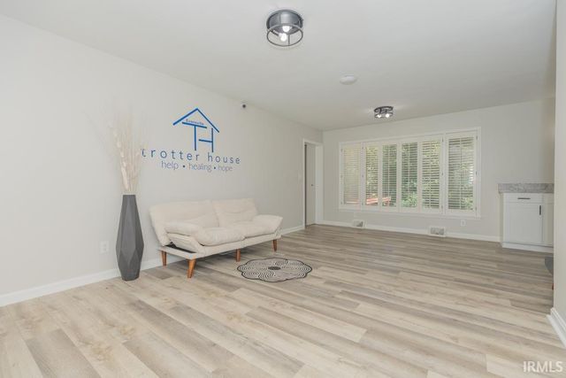 9707 Denzer Road, Evansville, IN 47720