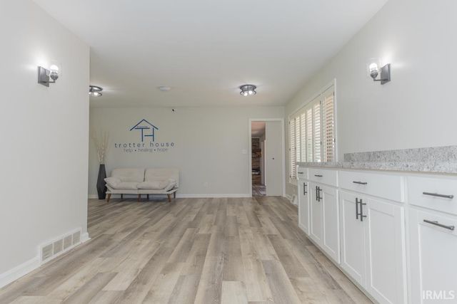 9707 Denzer Road, Evansville, IN 47720