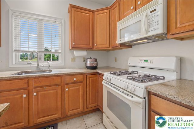 5520 Skyline Drive, North Whitehall Twp, PA 18078