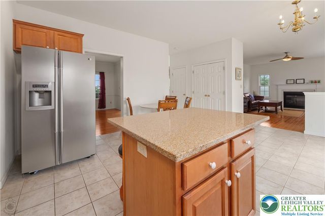 5520 Skyline Drive, North Whitehall Twp, PA 18078