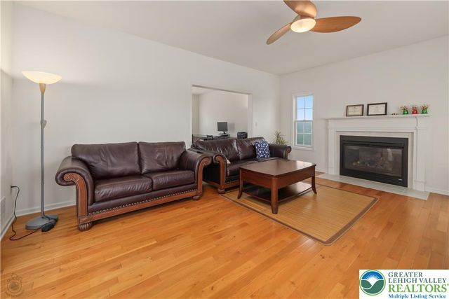 5520 Skyline Drive, North Whitehall Twp, PA 18078