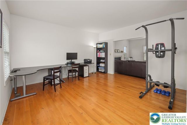 5520 Skyline Drive, North Whitehall Twp, PA 18078