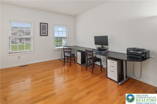 5520 Skyline Drive, North Whitehall Twp, PA 18078