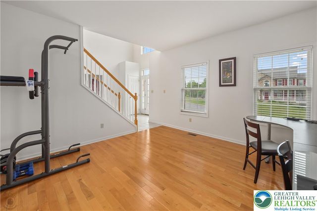 5520 Skyline Drive, North Whitehall Twp, PA 18078