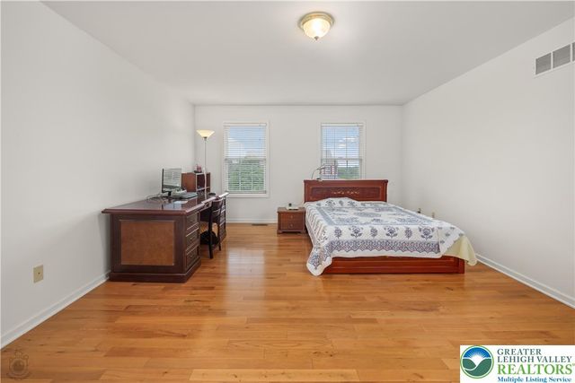 5520 Skyline Drive, North Whitehall Twp, PA 18078