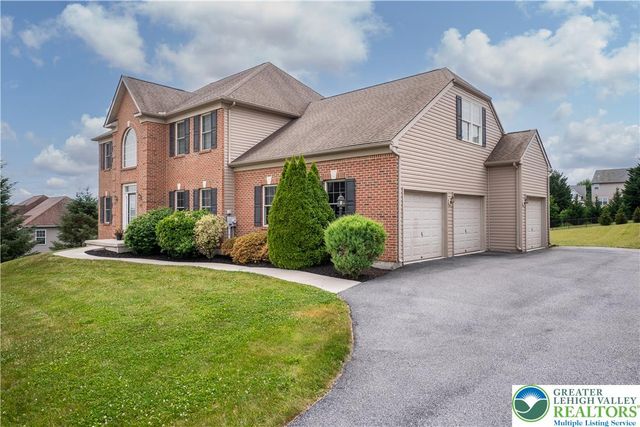 5520 Skyline Drive, North Whitehall Twp, PA 18078