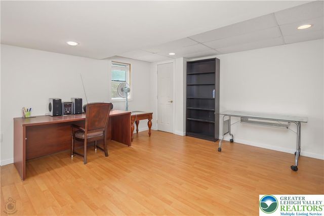 5520 Skyline Drive, North Whitehall Twp, PA 18078