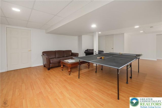 5520 Skyline Drive, North Whitehall Twp, PA 18078