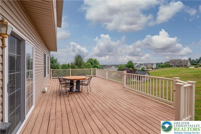 5520 Skyline Drive, North Whitehall Twp, PA 18078
