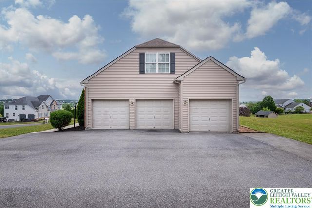 5520 Skyline Drive, North Whitehall Twp, PA 18078