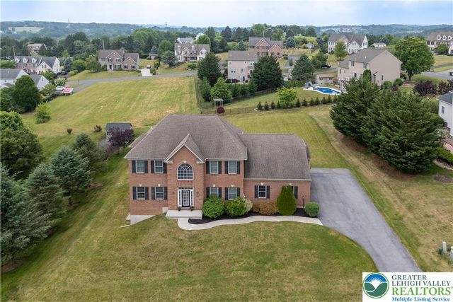5520 Skyline Drive, North Whitehall Twp, PA 18078