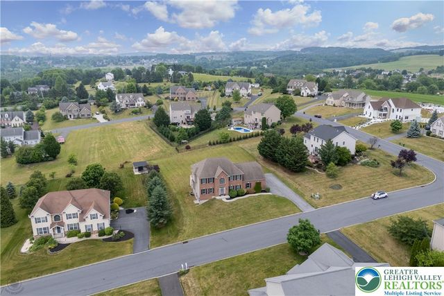 5520 Skyline Drive, North Whitehall Twp, PA 18078