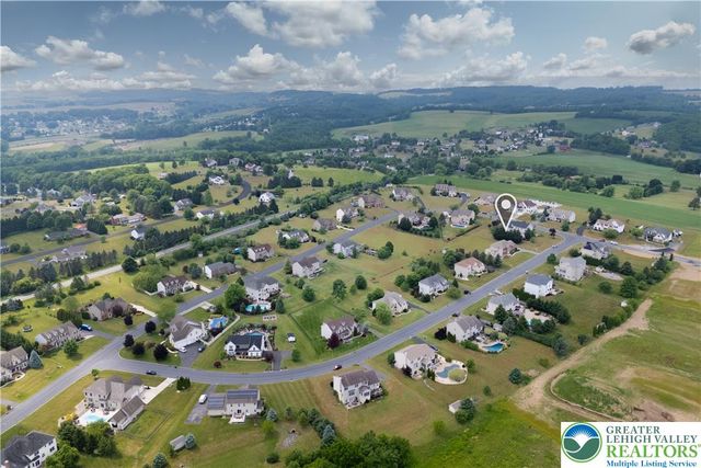5520 Skyline Drive, North Whitehall Twp, PA 18078