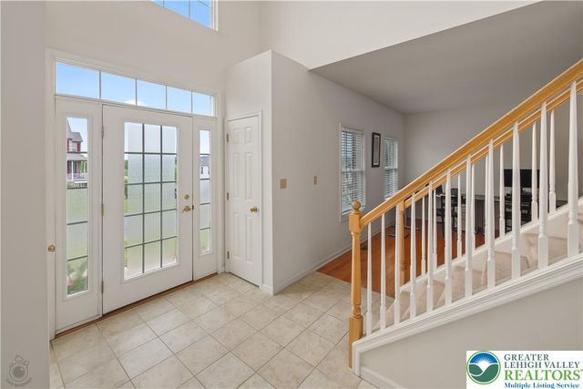 5520 Skyline Drive, North Whitehall Twp, PA 18078