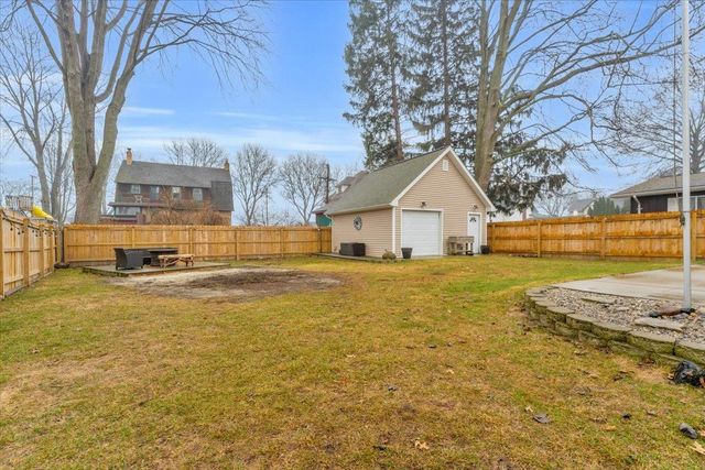 1806 Michigan Street, Algonac, MI 48001