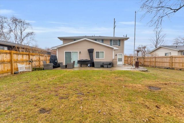 1806 Michigan Street, Algonac, MI 48001