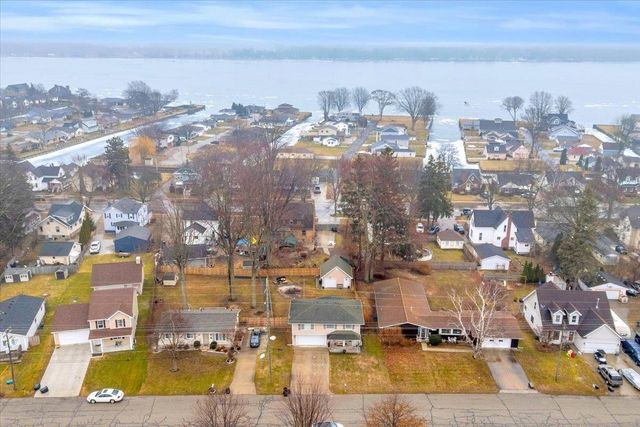 1806 Michigan Street, Algonac, MI 48001