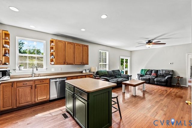 6116 Schooner Cir, King George, VA 22485