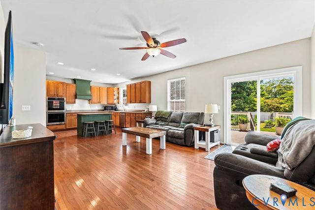 6116 Schooner Cir, King George, VA 22485