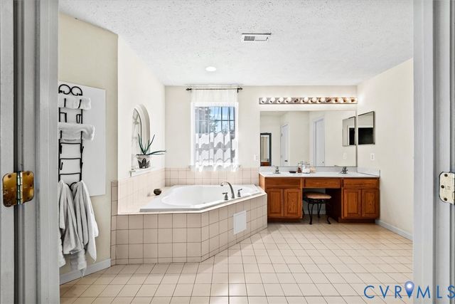 6116 Schooner Cir, King George, VA 22485