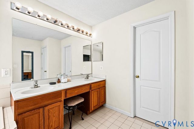 6116 Schooner Cir, King George, VA 22485