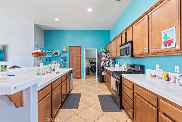 14193 Fresian, Apple Valley, CA 92307