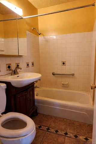 1966 Newbold Avenue 1502, Bronx, NY 10472