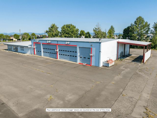 3450 Crater Lake Avenue, Medford, OR 97504