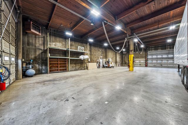 3450 Crater Lake Avenue, Medford, OR 97504