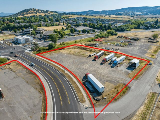 3450 Crater Lake Avenue, Medford, OR 97504