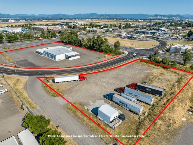 3450 Crater Lake Avenue, Medford, OR 97504