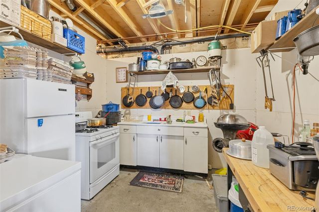 76 No Place Road, Hartsel, CO 80449