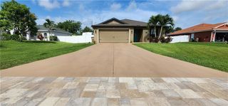 706 SW 9th CT, Cape Coral, FL 33991
