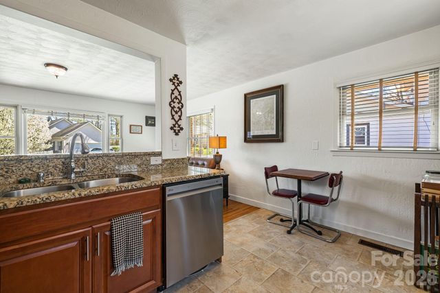 1733 Clairmont Drive, Hendersonville, NC 28791