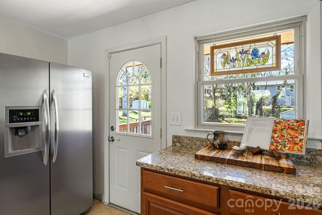 1733 Clairmont Drive, Hendersonville, NC 28791