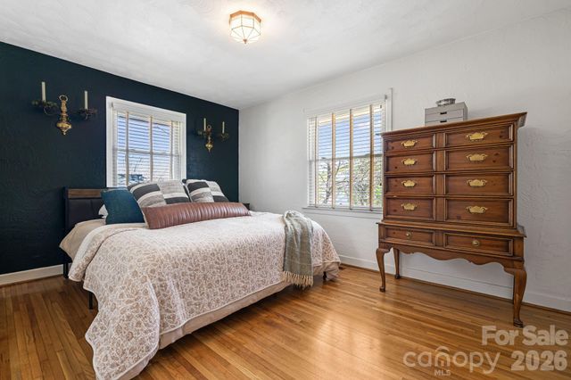 1733 Clairmont Drive, Hendersonville, NC 28791