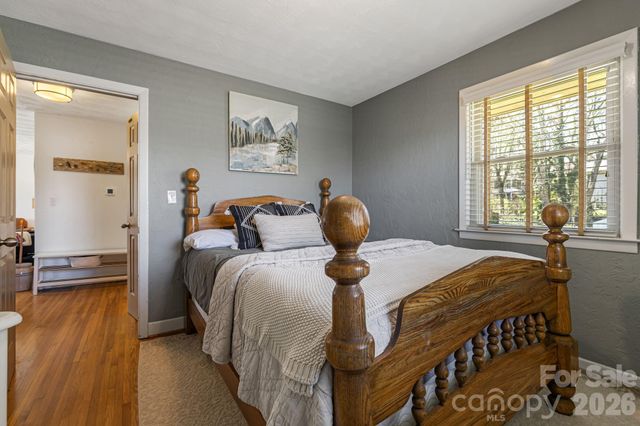 1733 Clairmont Drive, Hendersonville, NC 28791